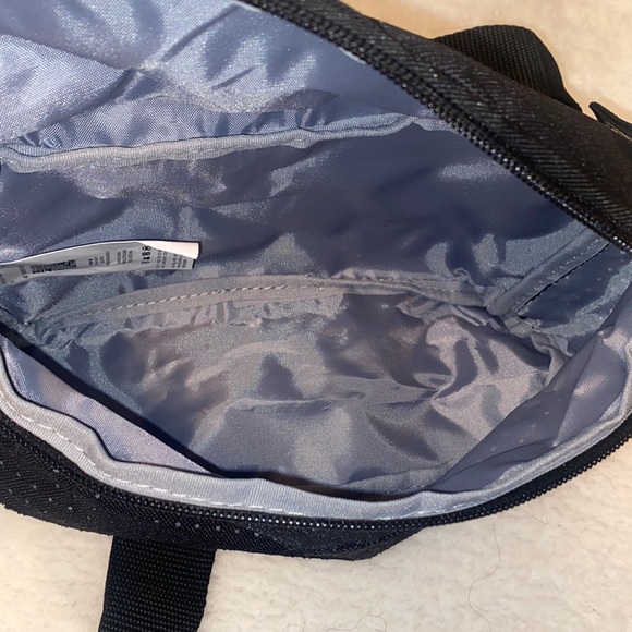 Puma fanny pack fits all size color black - Picture 3 of 3